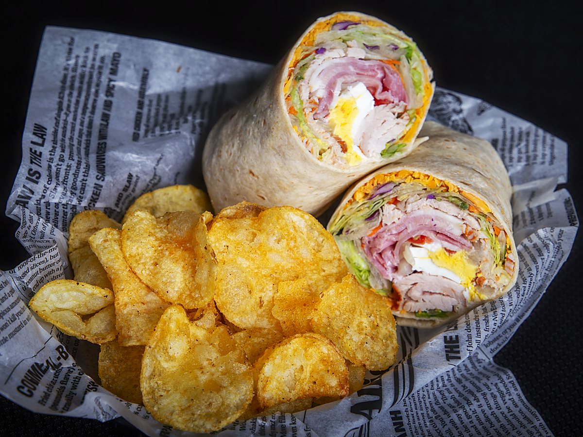 Club wrap with kettle chips